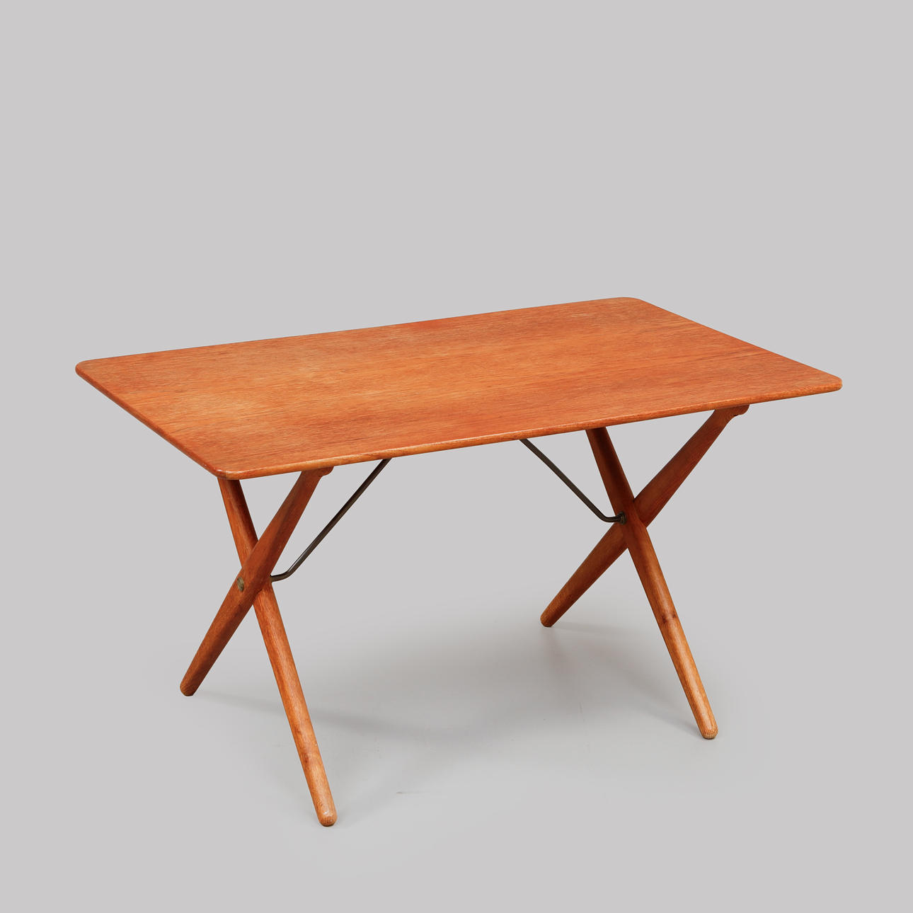 HANS J WEGNER. Bord, til Andreas Tuck, Danmark.