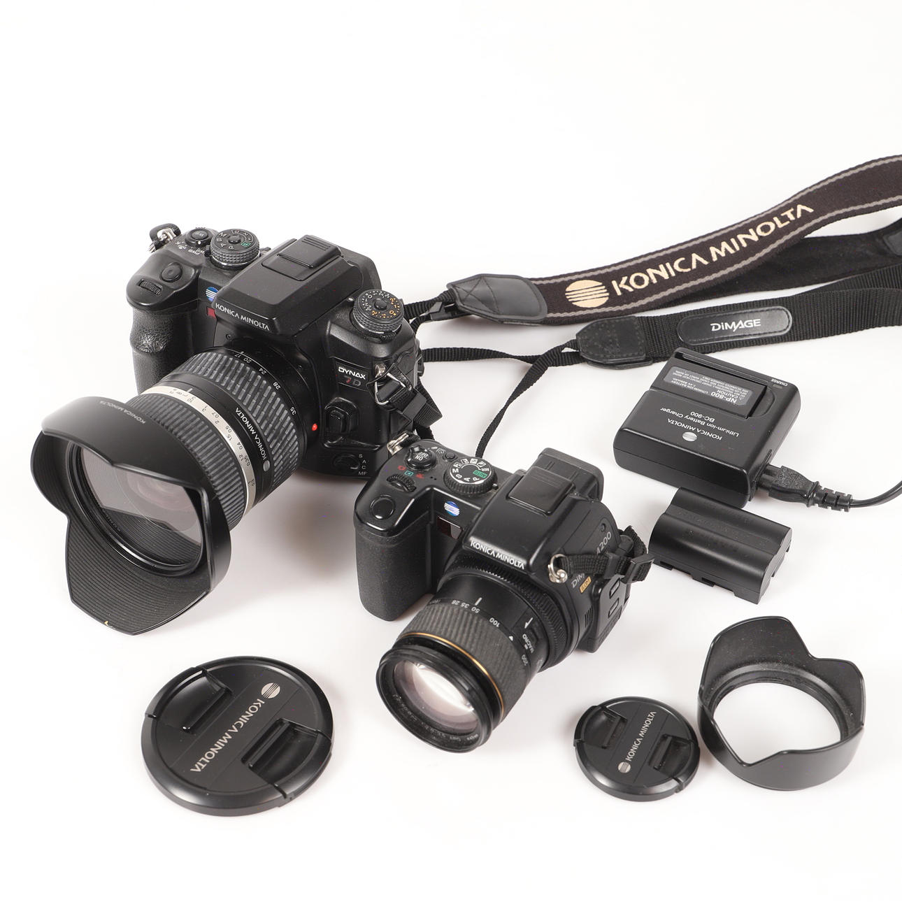 CÁMARAS DIGITALES, 2 piezas, Konica Minolta.