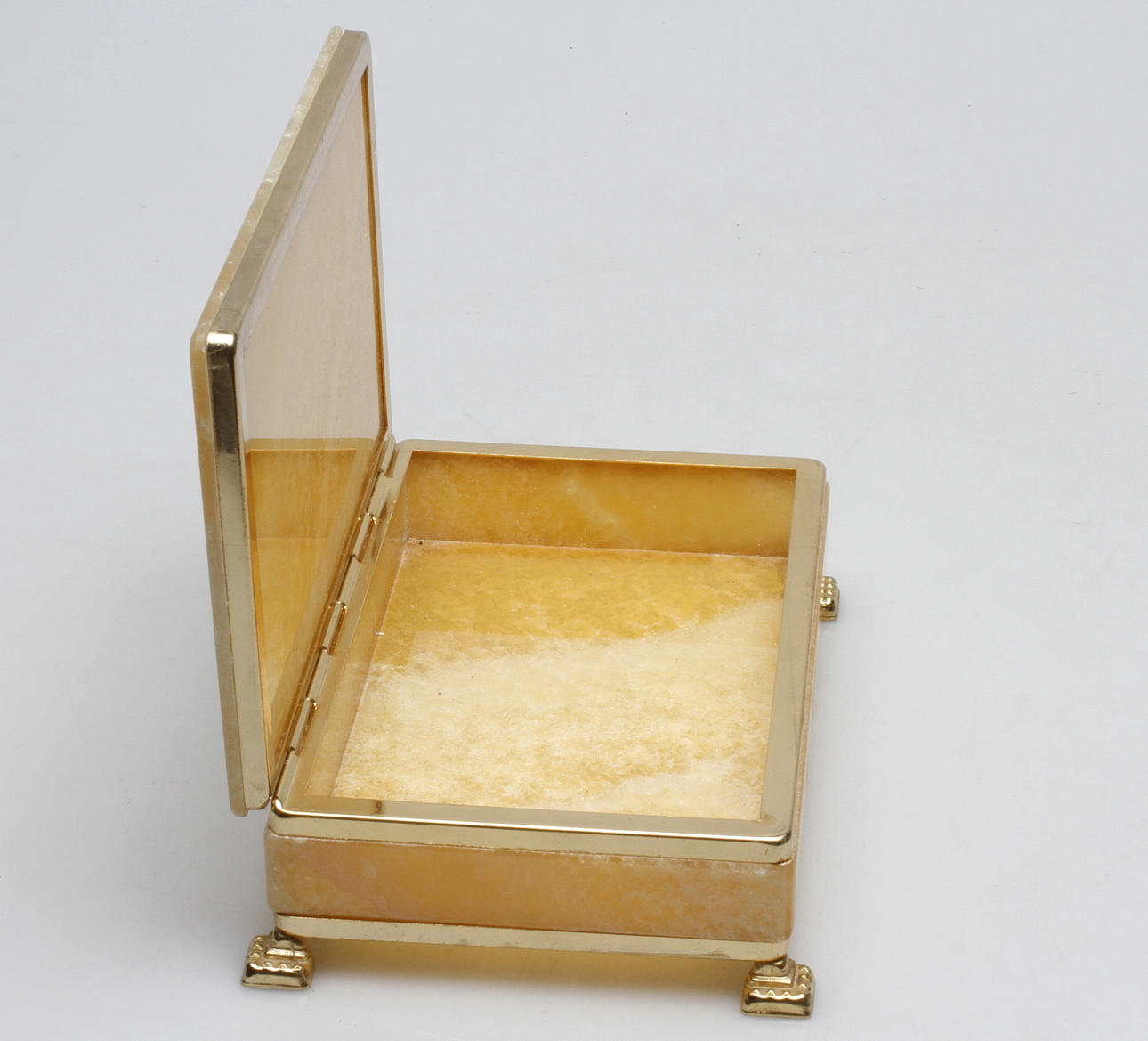 CIGARRSKRIN, alabaster och förgylld metall, 1900-tal.