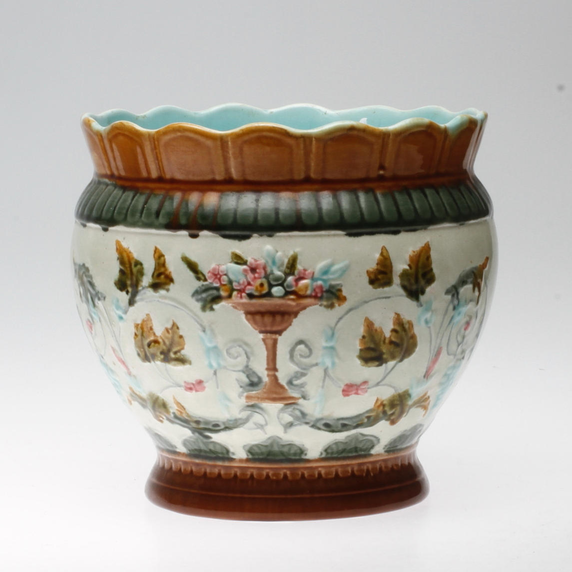 YTTERFODER, troligen Rörstrand, majolika, omkring sekelskifte 1900.