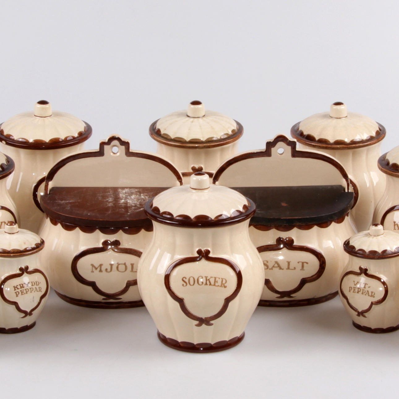 KRYDDBURKAR, samt skeppor, porslin, 12 delar, "Pyro", Wilhelm Kåge, Gustavsberg.