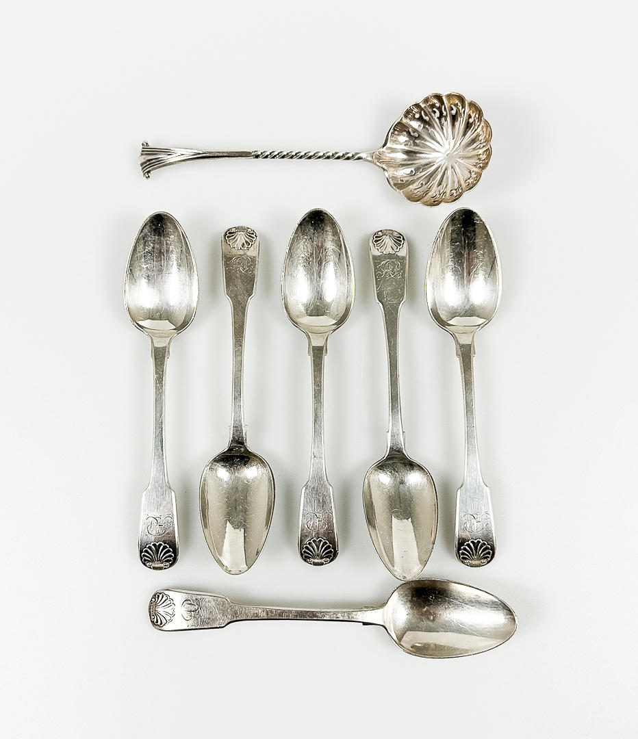 SPOONS & TEA STRAINER, 7 pieces, silver.