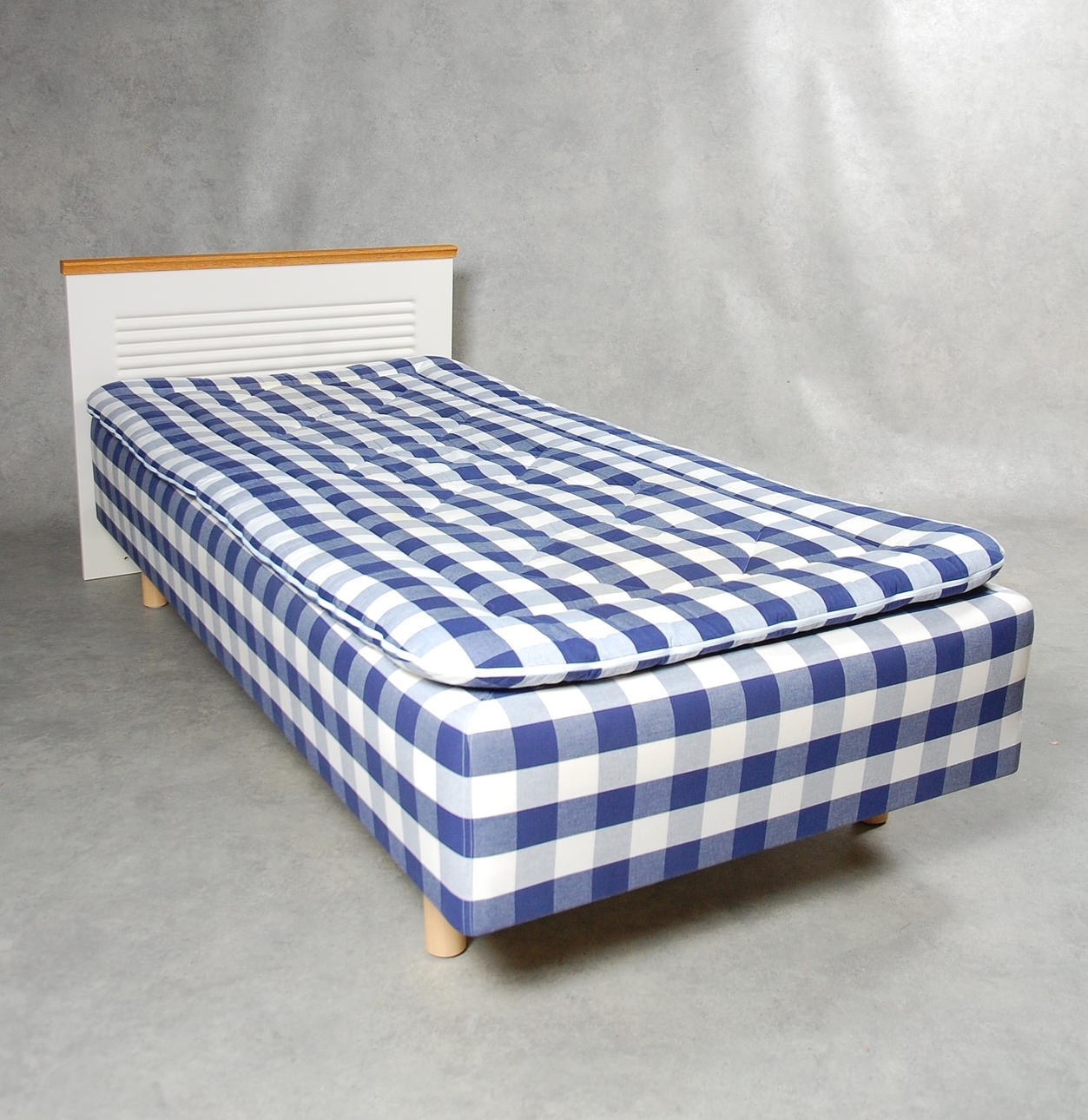 RESÅRMADRASS " Hästens Marquis " med gavel, 90 x 200 cm.