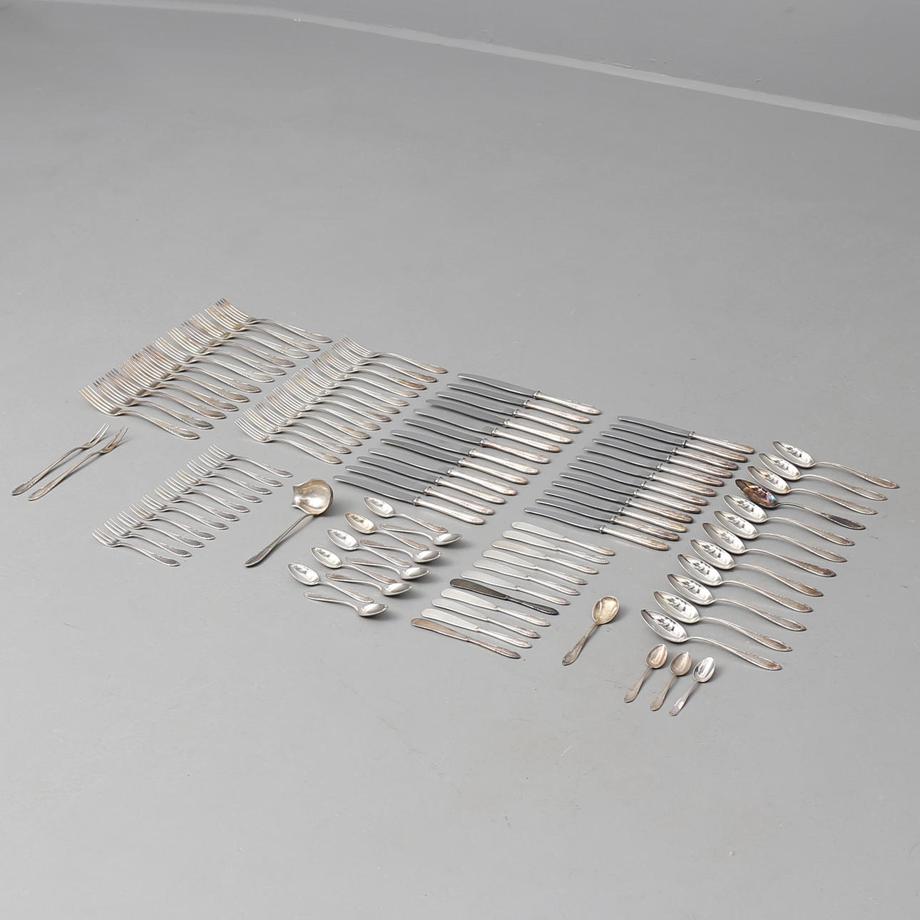 BESTICKUPPSÄTNING, 98 delar, nysilver, modell 'Slottsbarock', CG Hallberg.