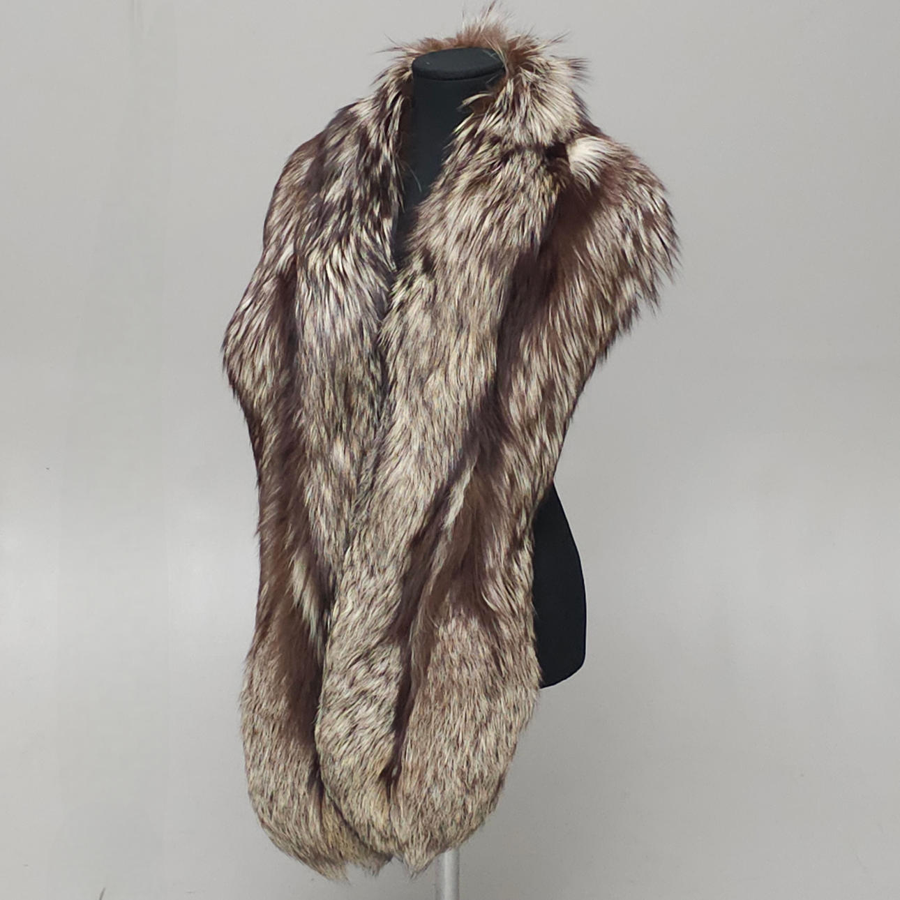 GRAN ESTOLA DE ZORRO PLATEADO.