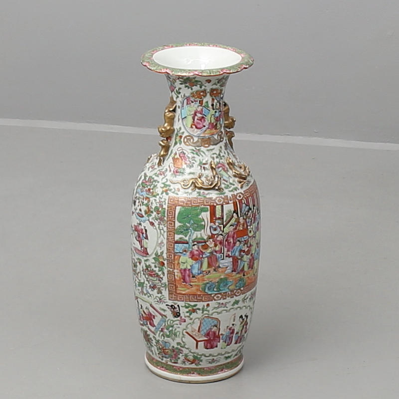 GOLVVAS, porslin, Kanton, Kina 1900-tal.