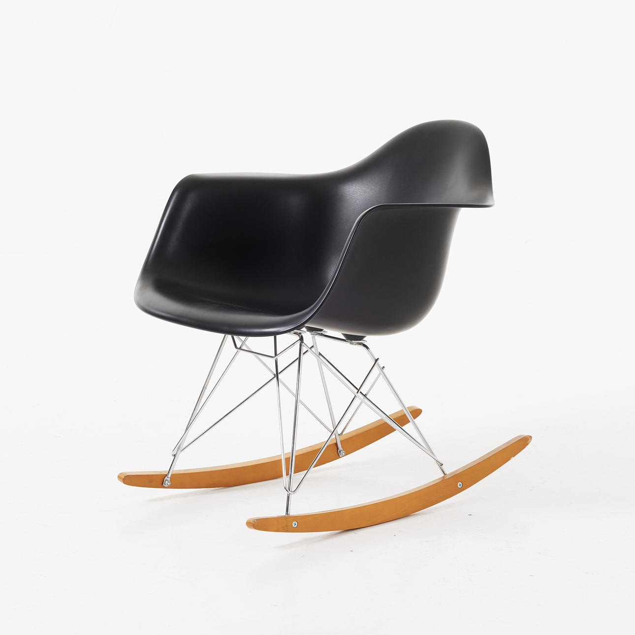 CHARLES & RAY EAMES. Gungstol, Vitra, 2010.