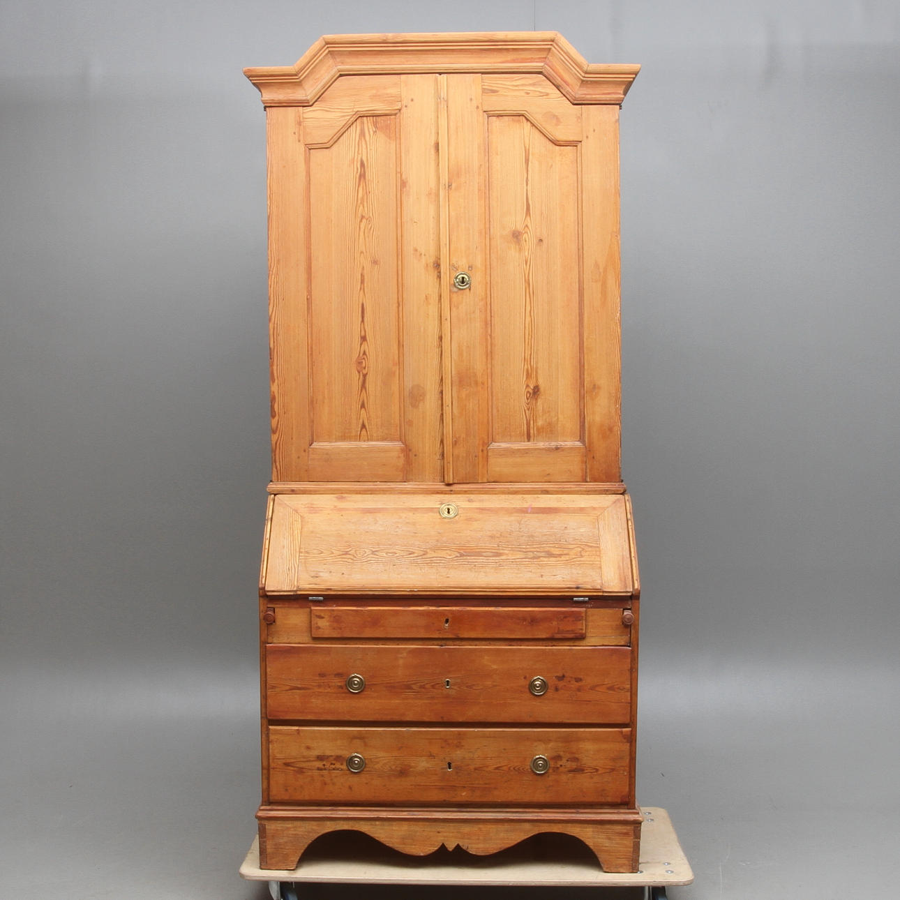 SKRIVSKÅP, furu, 17/1800-tal.