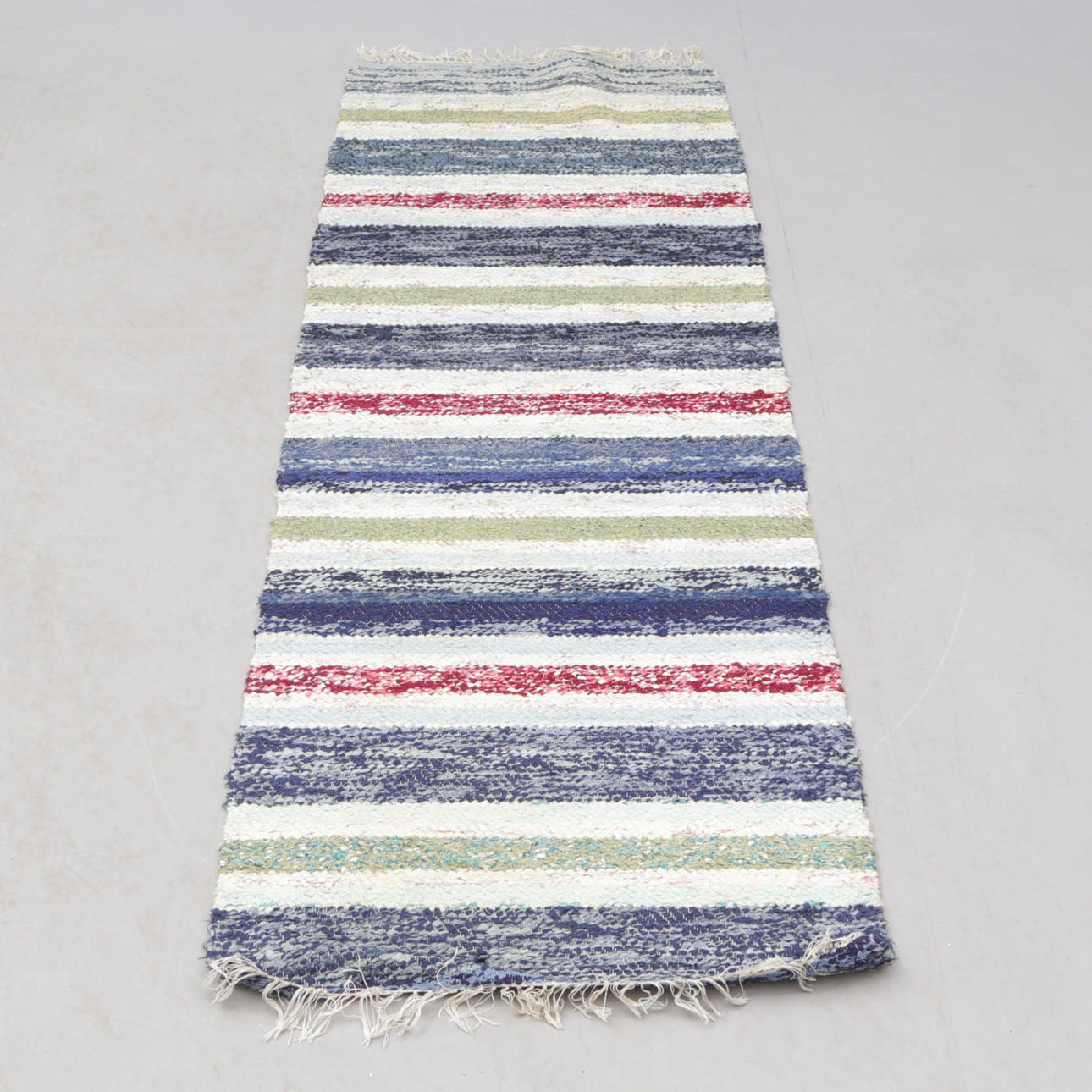 TRASMATTOR, 2 st, handvävda. 240x85 cm, 147x76 cm.