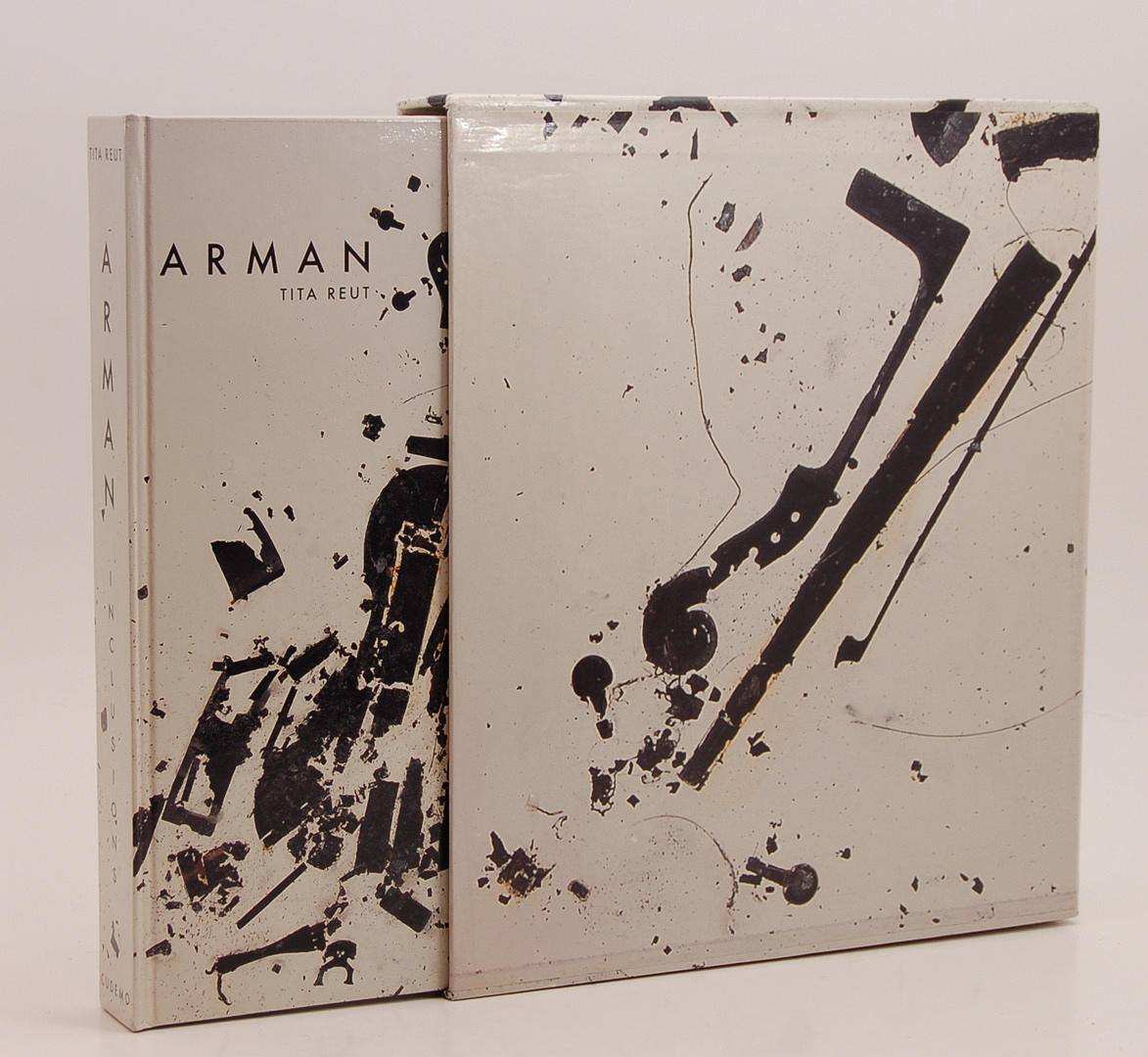 FERNANDEZ ARMAN (1928-2005). De l'inclusion dans l'oeuvre d'Arman ou l'apesanteur immobile.