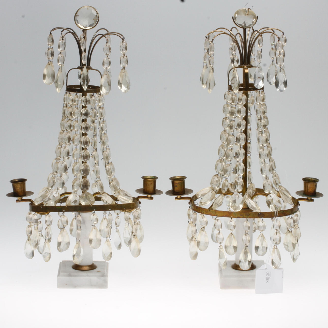 BORDSLYSTER, ett par, gustaviansk stil, 1900-talets första hälft.