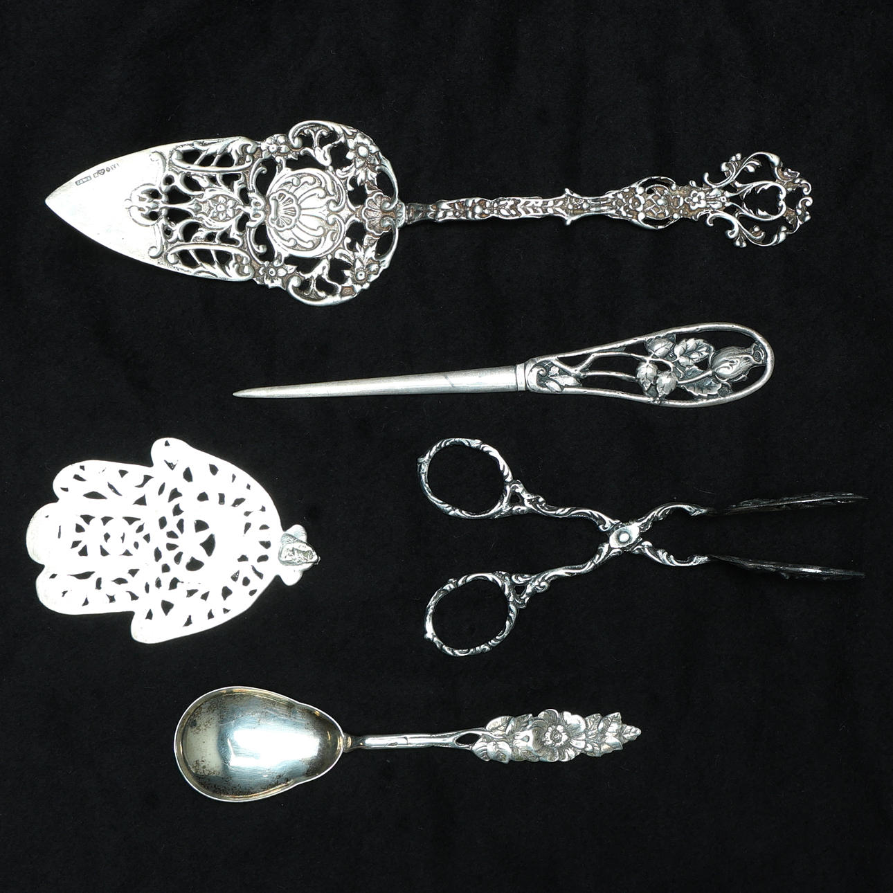 HOPEA RUOKAILUVÄLINEET.