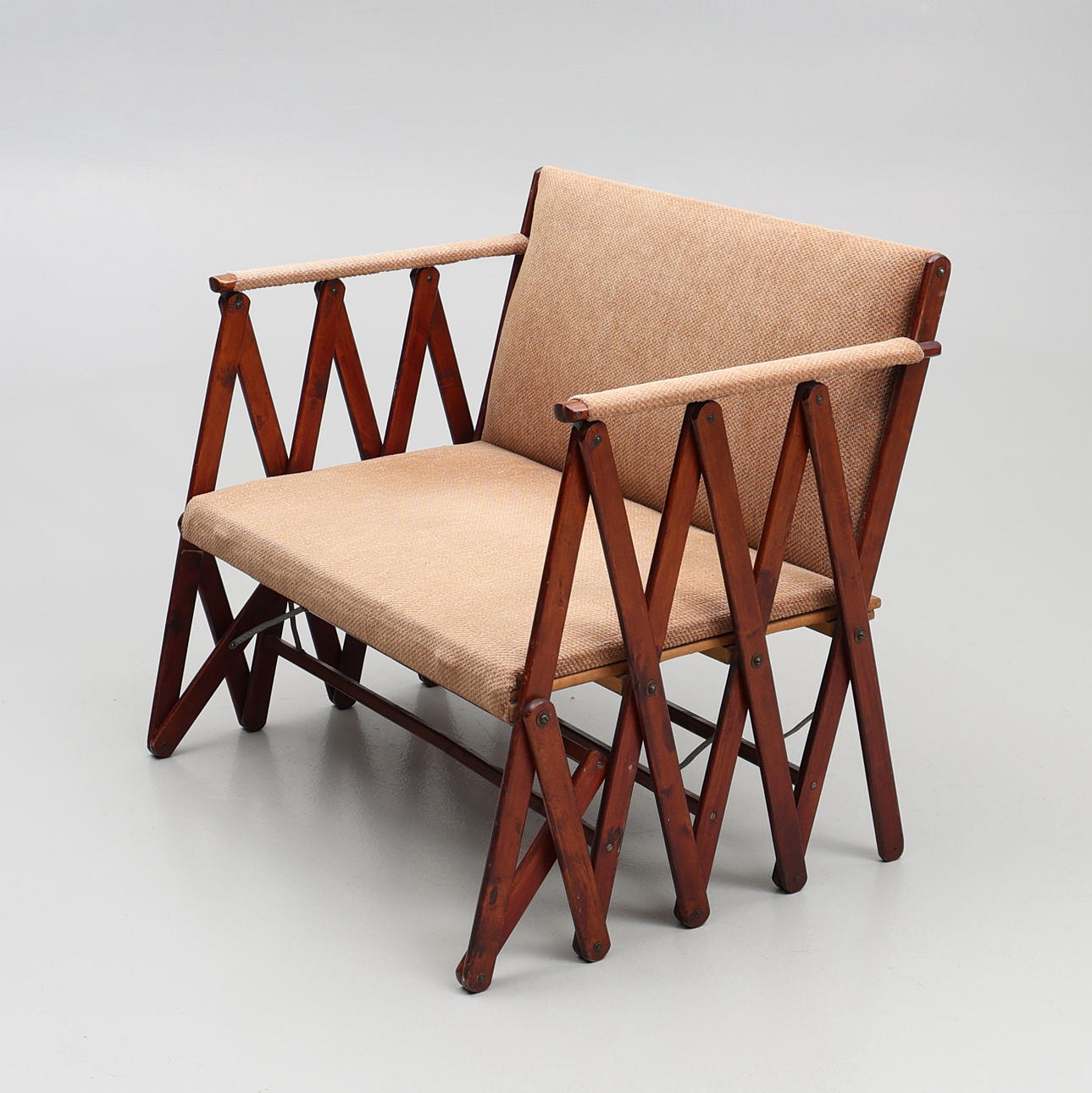 STUHL/BETT Erste Hälfte des 20. Jahrhunderts.