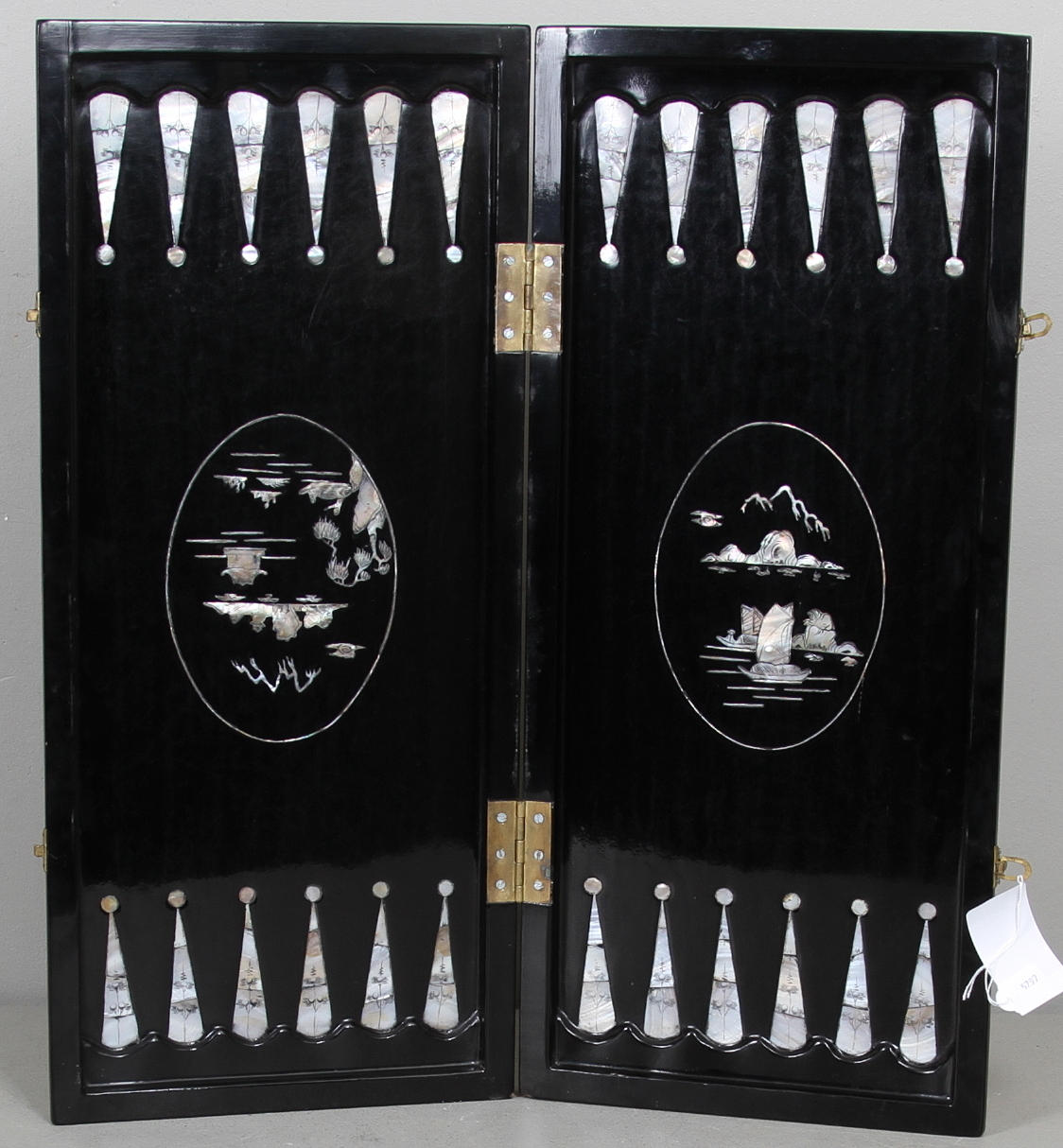 SPELBRÄDE, lack och pärlemo, orientaliskt, 1900-tal.