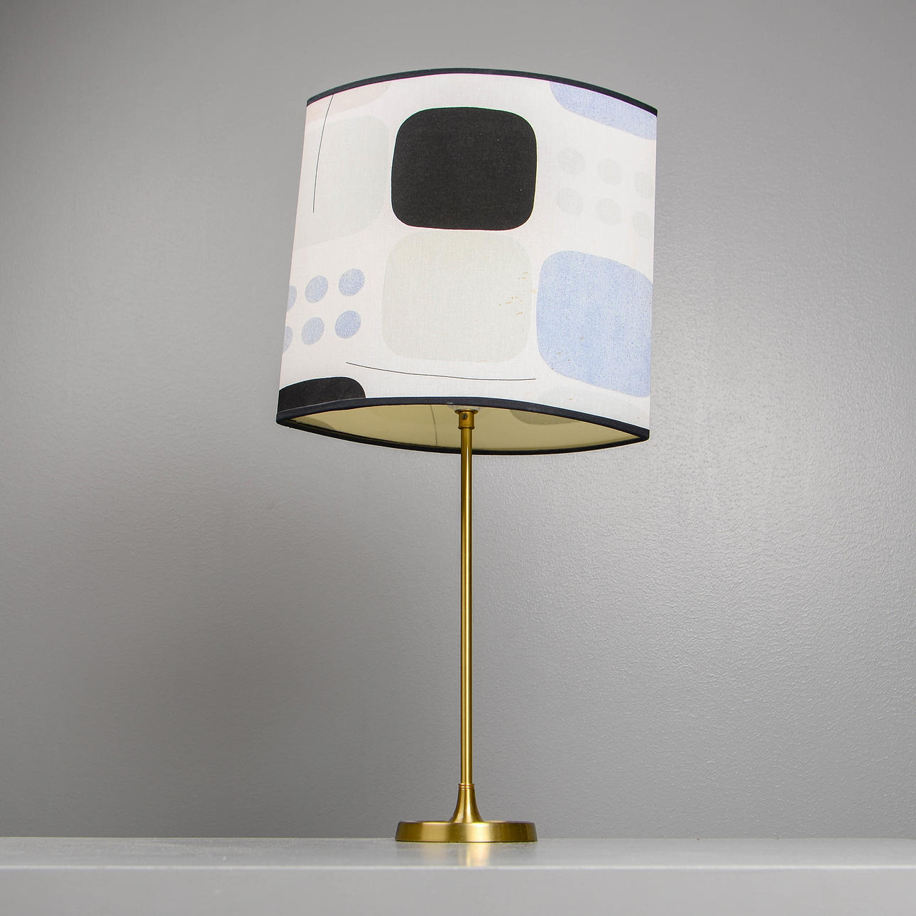 A late 20th century table lamp.