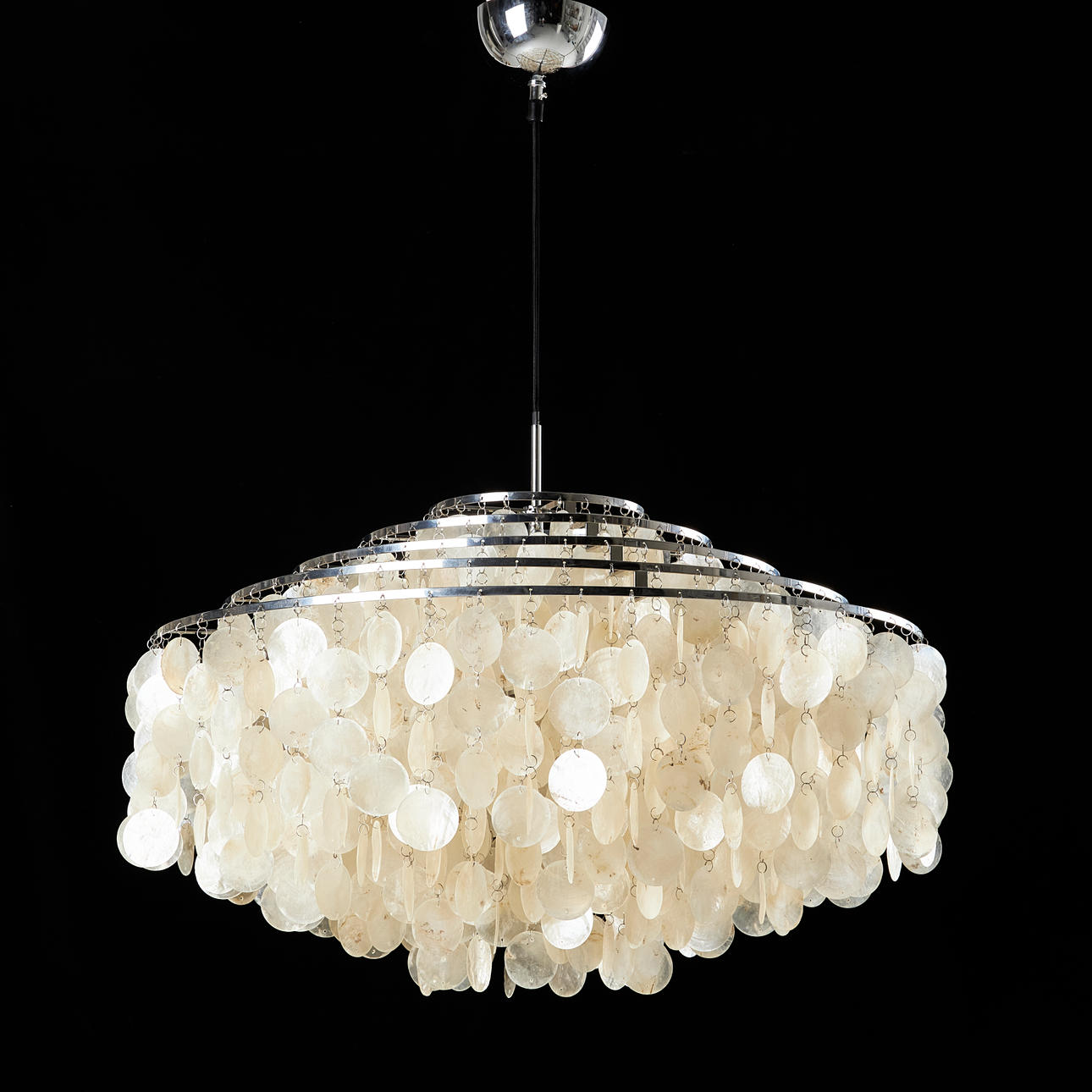 VERNER PANTON. Deckenlampe „Verpan Fun 11DM“ in chrom.