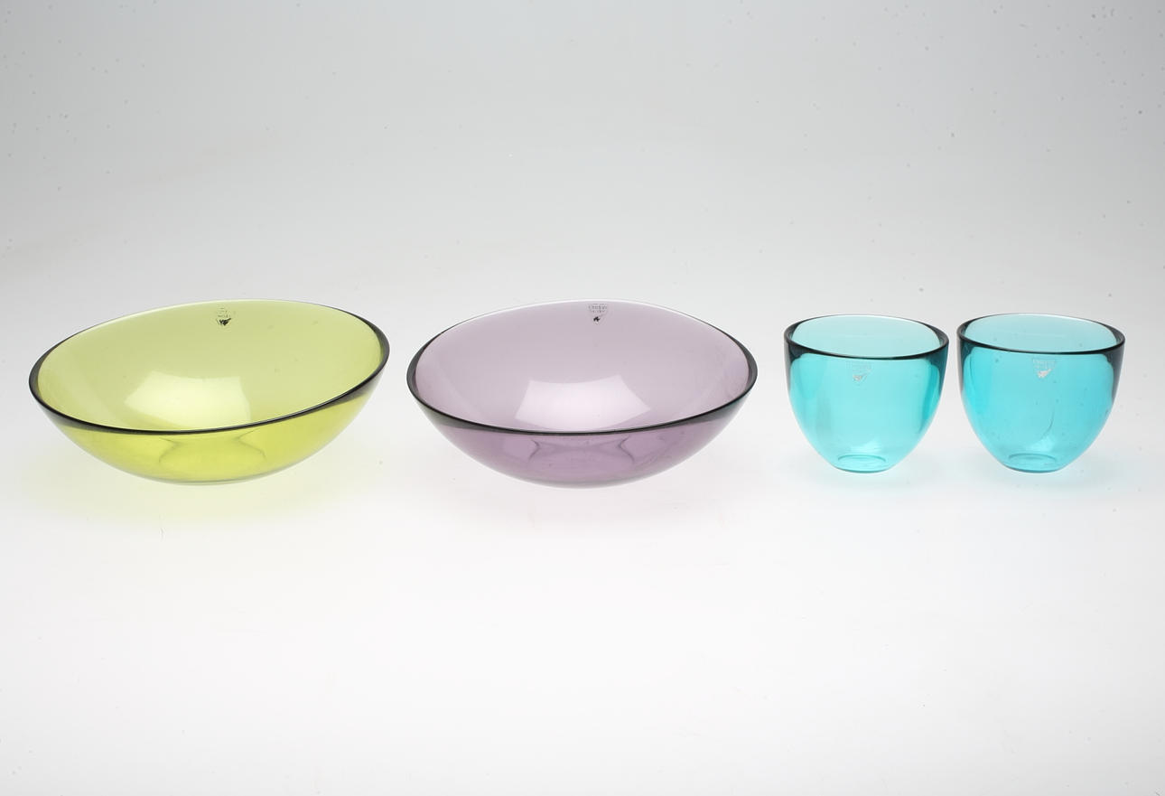 SKÅLAR samt FAT, 4 delar, "Mingle" samt "Pastillo", Lena Bergström för Orrefors, 2000-tal.