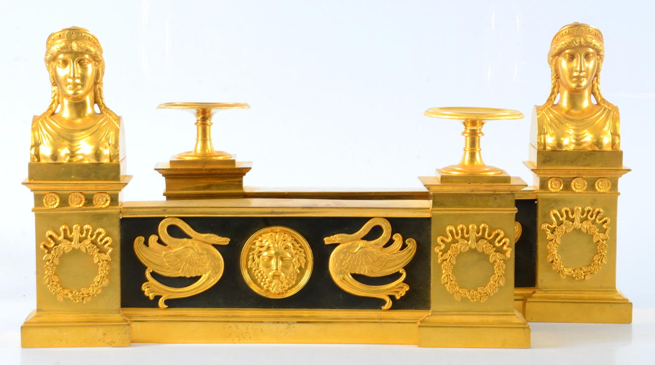 ELDHUNDAR, 1-par, Empire, förgylld brons, 1800-talets första hälft.