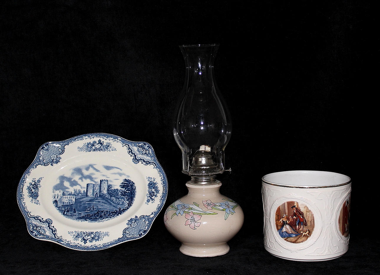 PORSLIN, 3 delar, fat, Johnson Bros, ytterfoder Holland, fotogenlampa.