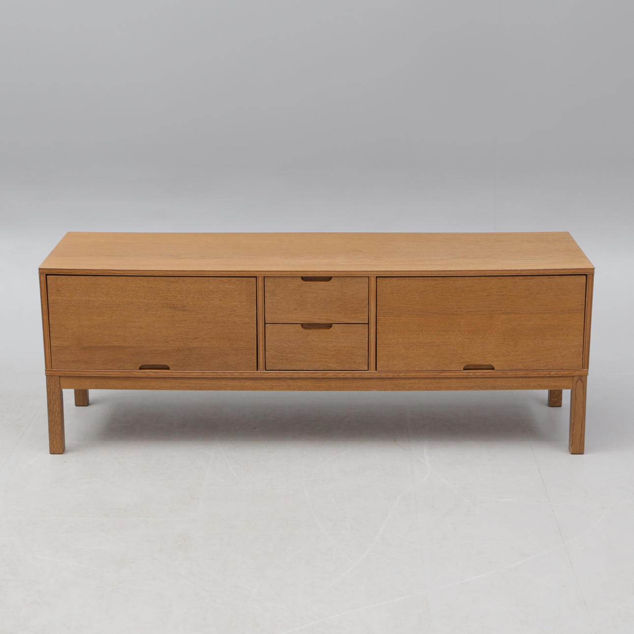 TV BENCH, Ikea, “Stockholm”.