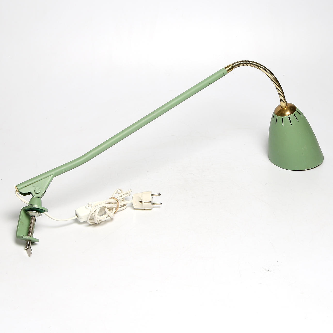 SKRIVBORDSLAMPA, plåt och mässing, "BJS, Typ 5" Skellefteå, 1950/60-tal.