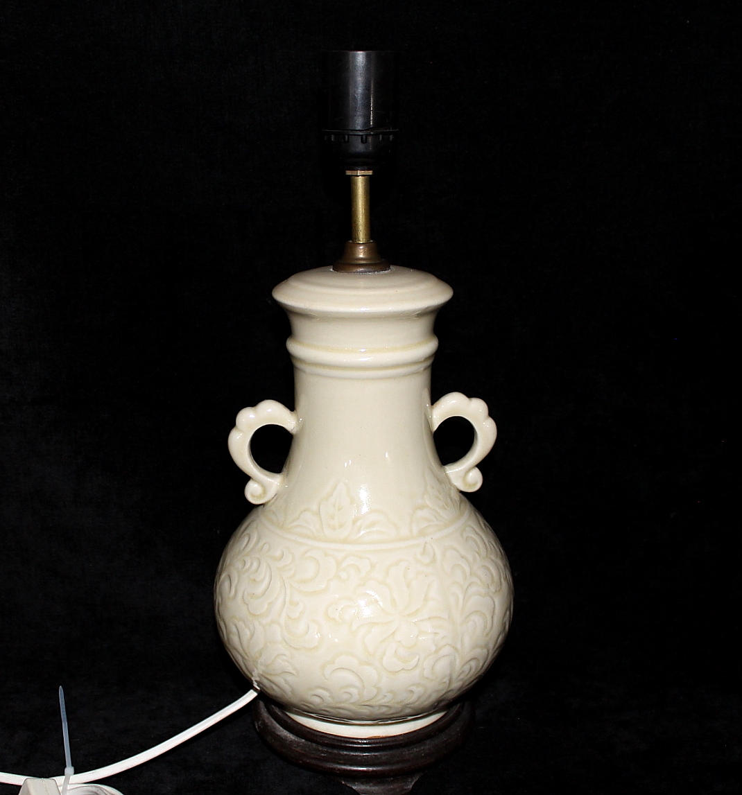 LAMPA, Kina, Celadomglasyr, 1900-tal.