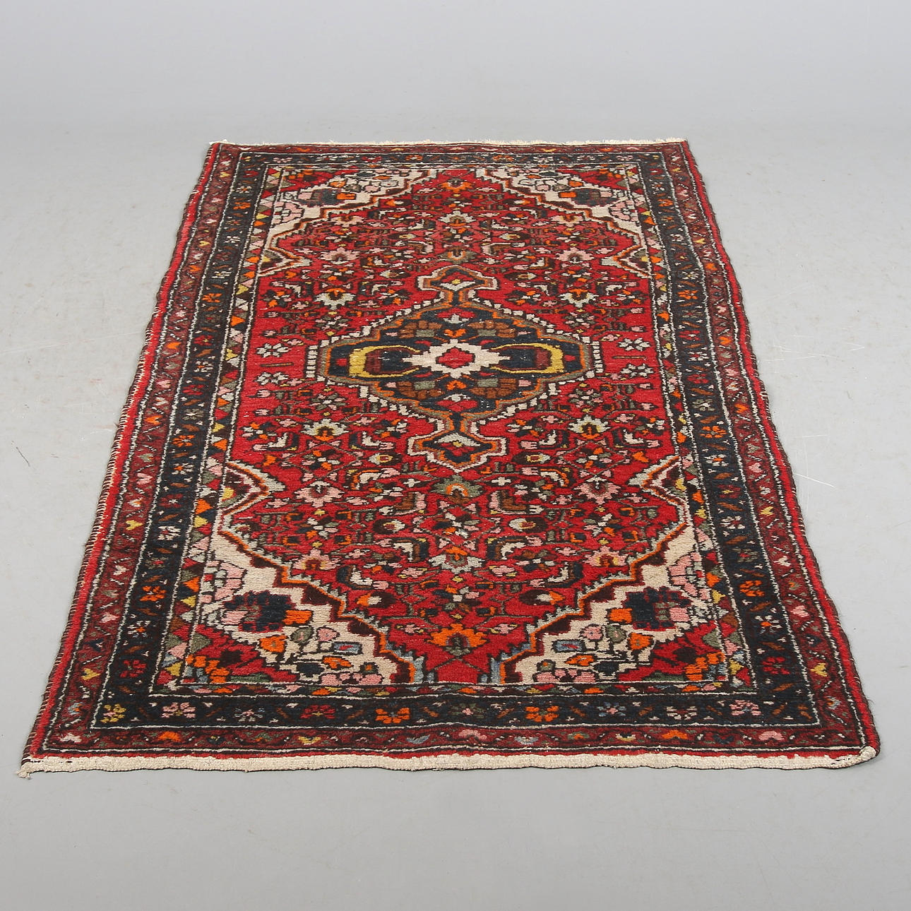 MATTA, orientalisk, Hamadan, 1900-tal. 200 x 107 cm.