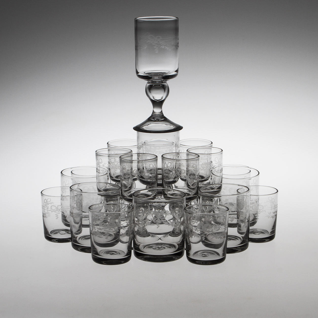 GLASSERVISDELAR, 29 st, "Antik", Reijmyre.