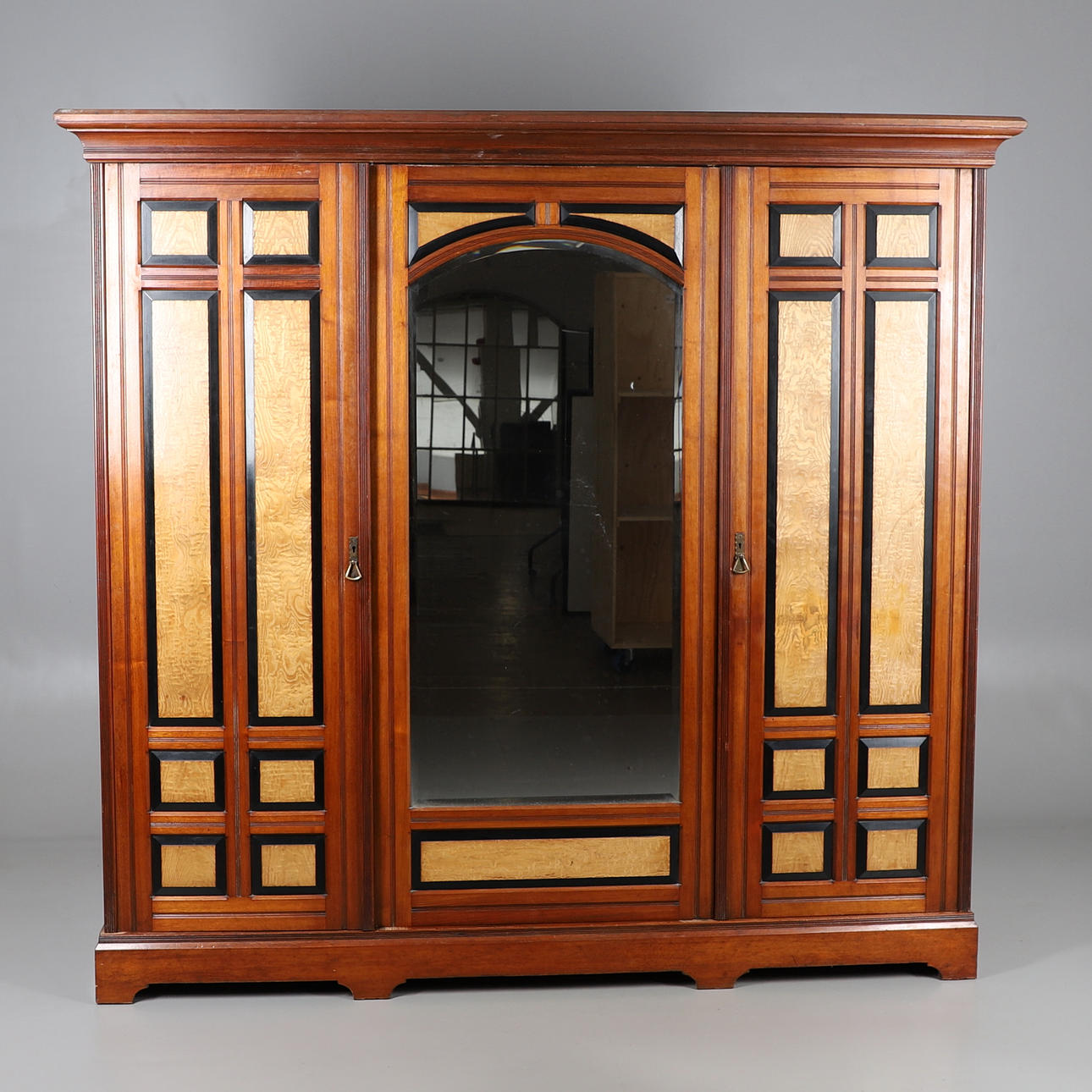 KUNST & KUNSTHANDWERK COMPACTUM FÜR HERREN.