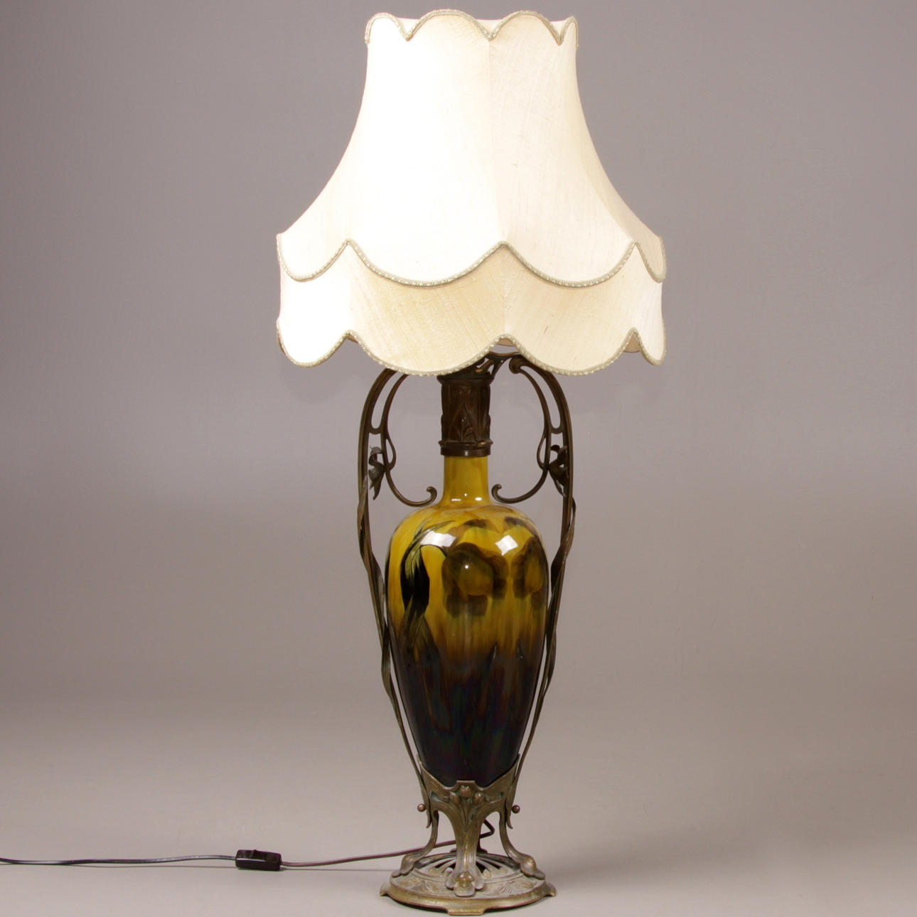 BORDSLAMPA, keramik och koppar, jugend, 1900-tal.