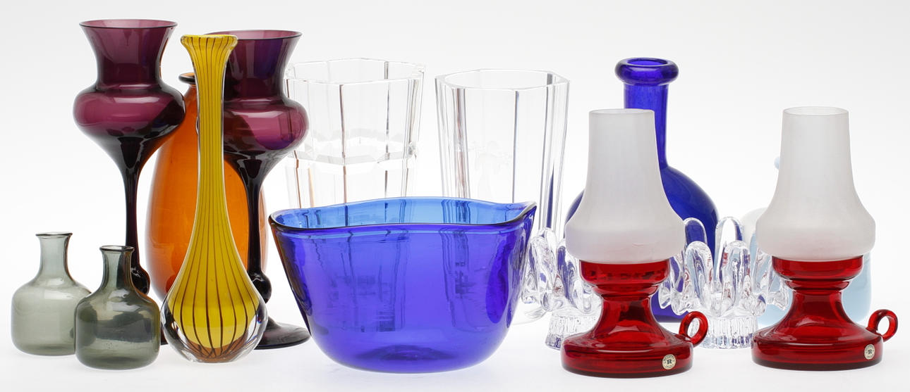 GLASFÖREMÅL, 15 delar, bl.a. Erik Höglund, Orrefors, Reijmyre, 1900-tal.