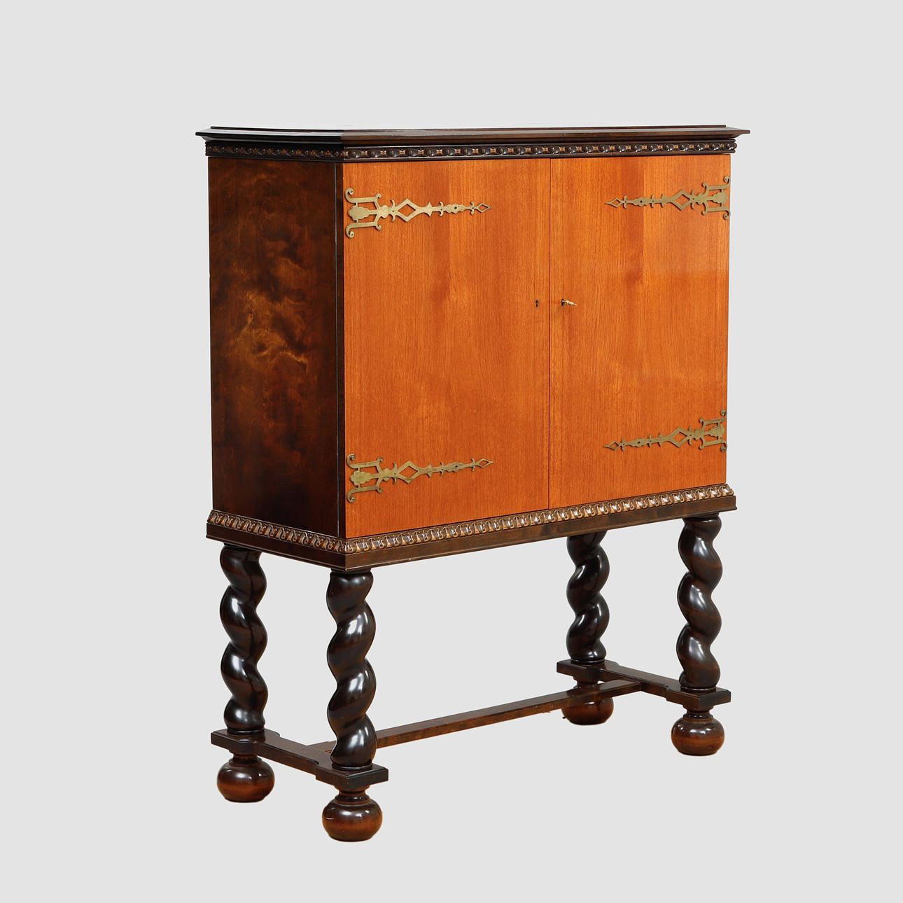 A 1920/30's bar cabinet.