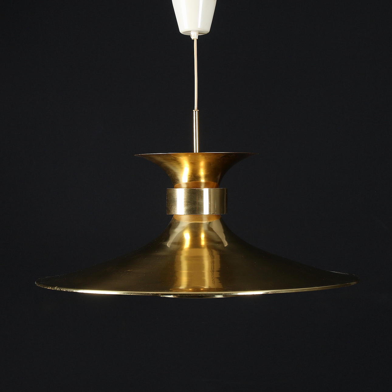 TAKLAMPA, mässing, Boréns, Borås. 1900-talets slut.