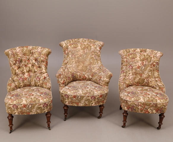 EMMASTOLAR , 3 st snarlika modeller, tyg med växt-/jaktmotiv, 18-/1900-tal.