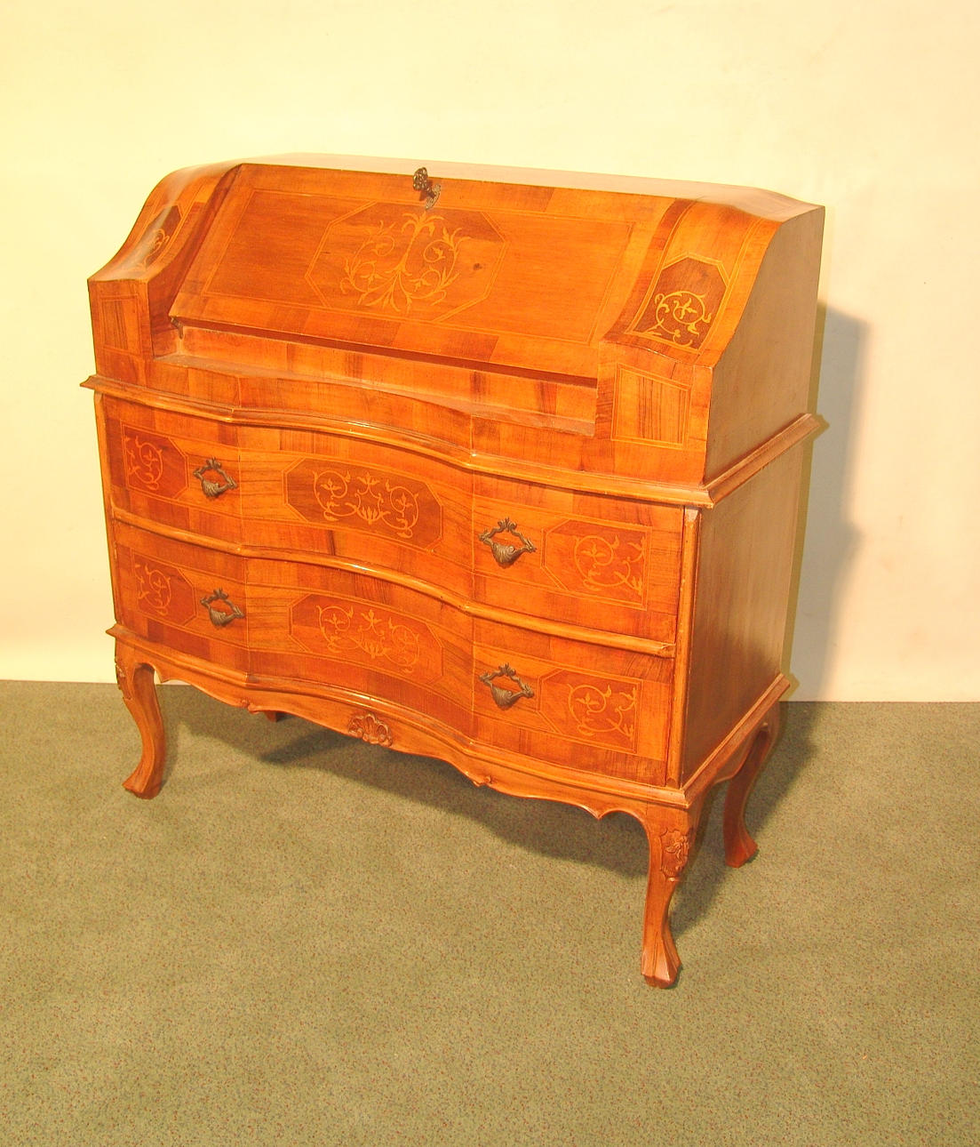 ROKOKO STIL KVINNORS SEKRETERARE.