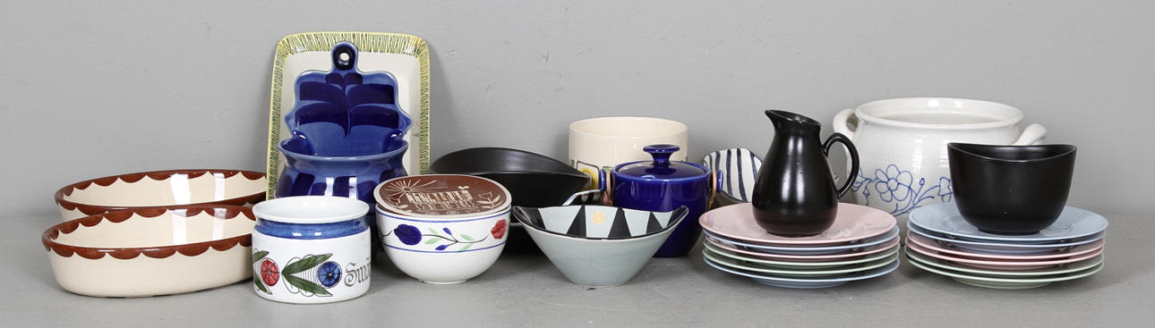 KERAMIKFÖREMÅL, 28 delar, bl.a. Gustavsberg, Rörstrand, Arabia, 1900-tal.