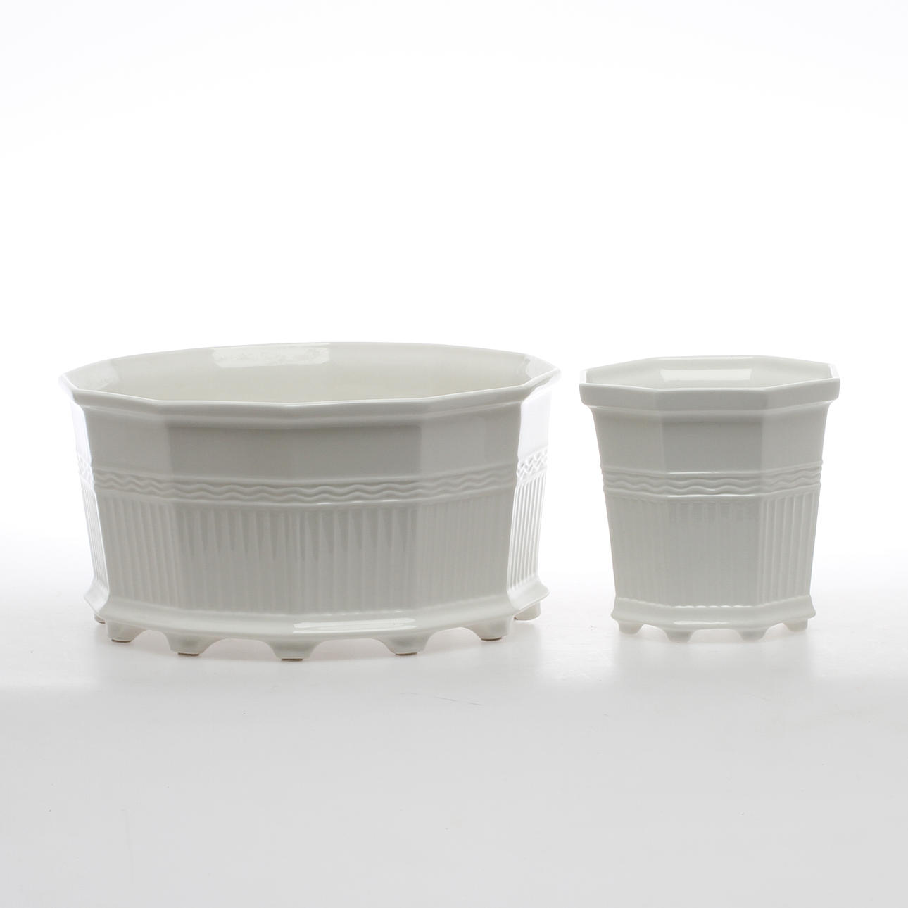 YTTERFODER, 2 st, porslin, Prins Eugen, Waldemarsudde, Rörstrand och Gustavsberg.