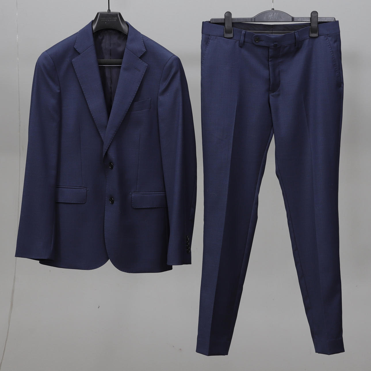 KAKSIOSAINEN PUKU, These Glory Days.