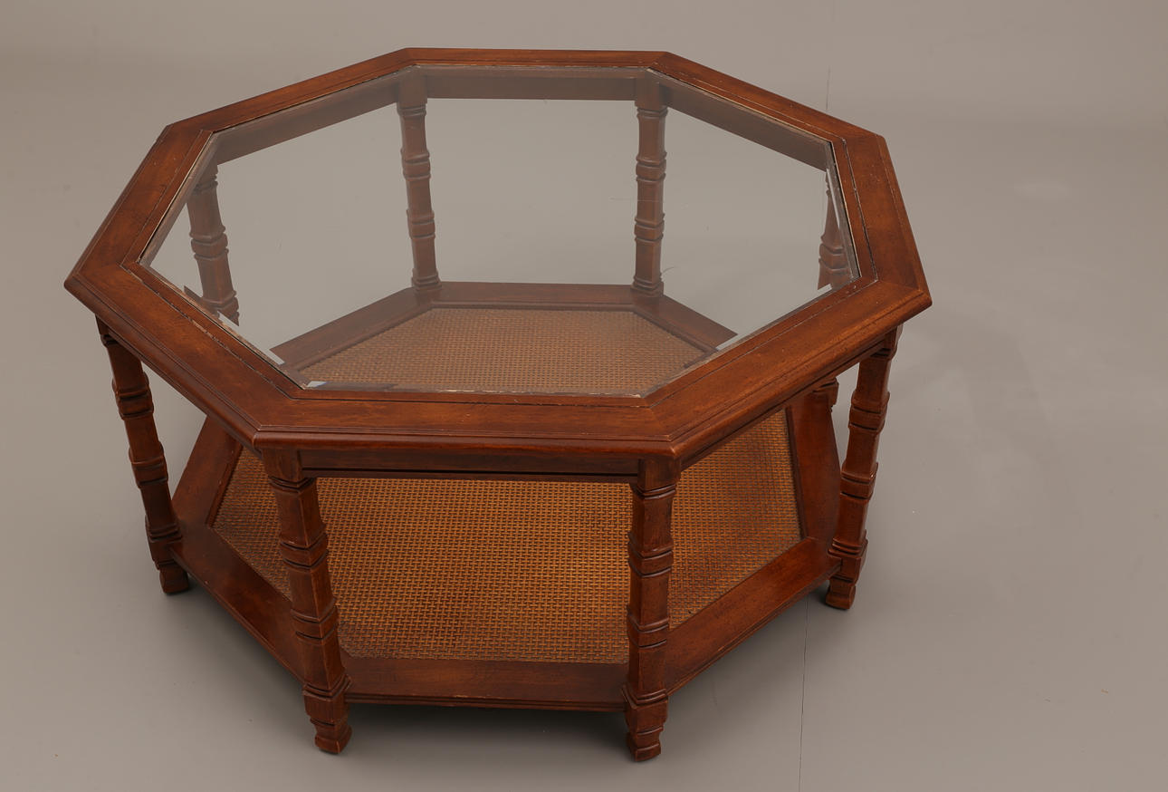 SOFFBORD, åttkantigt, bonat lövträ.