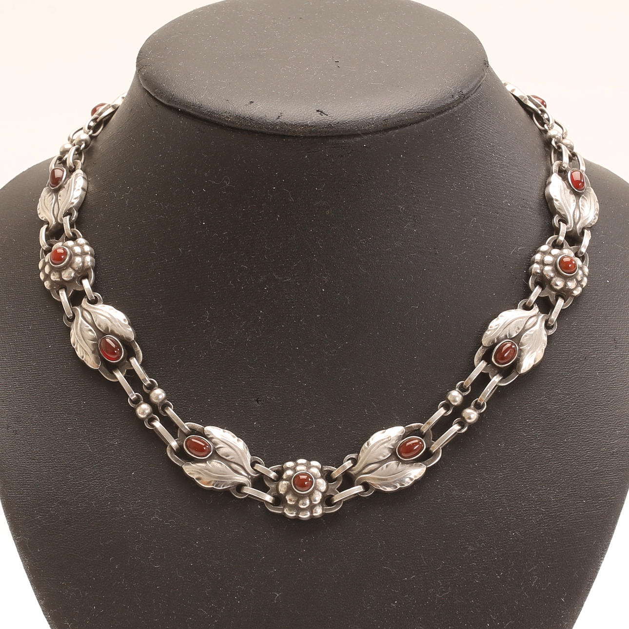 BENT GABRIELSEN. Collier, "Modell 1", sterlingsilver, Georg Jensen, Danmark.