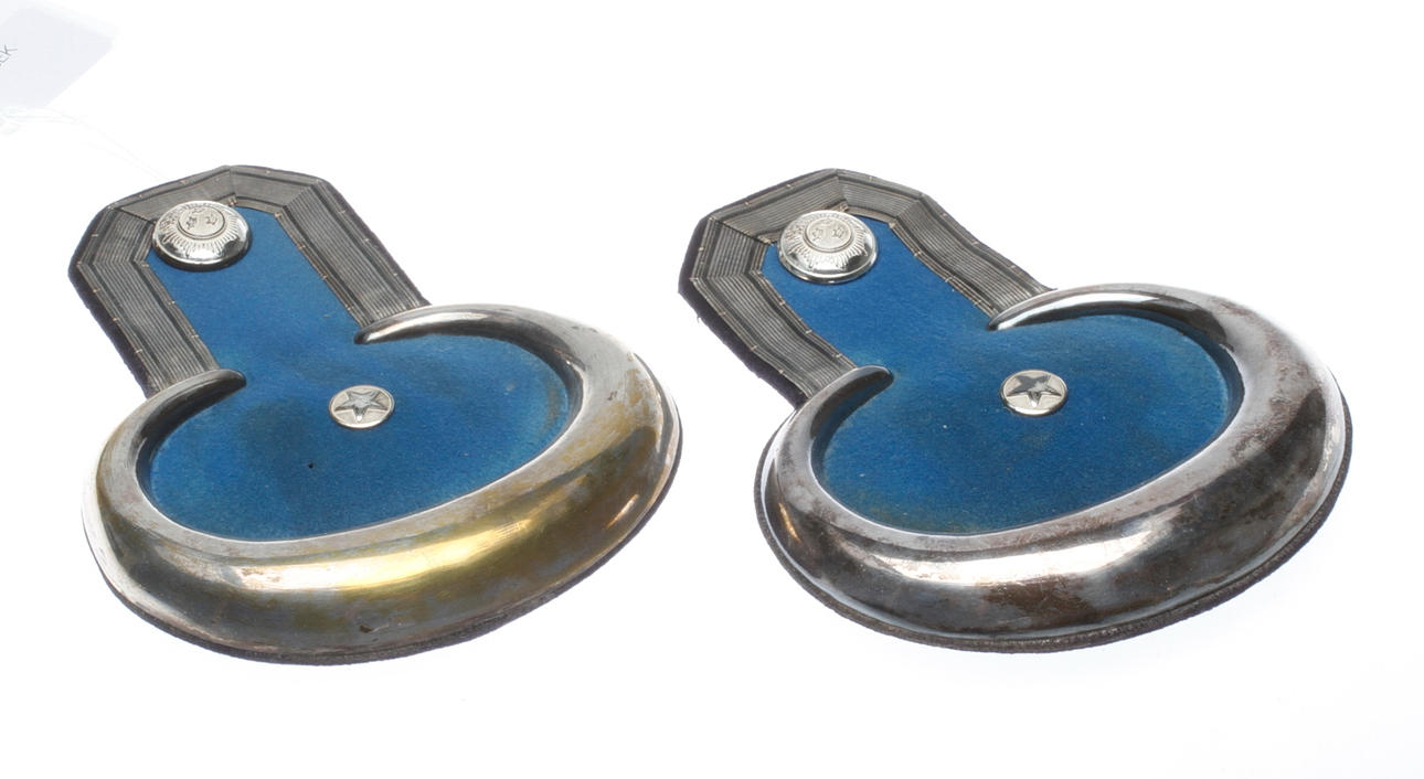 EPÅLETTER, ett par, Svea trängbateljon.