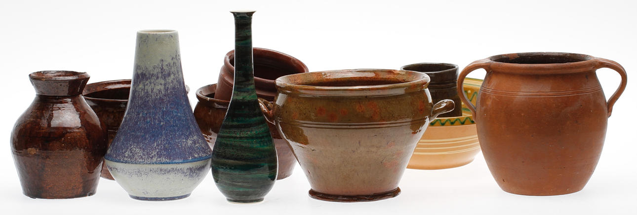 KERAMIKFÖREMÅL, 10 delar, bl.a. Danmark och Finland.