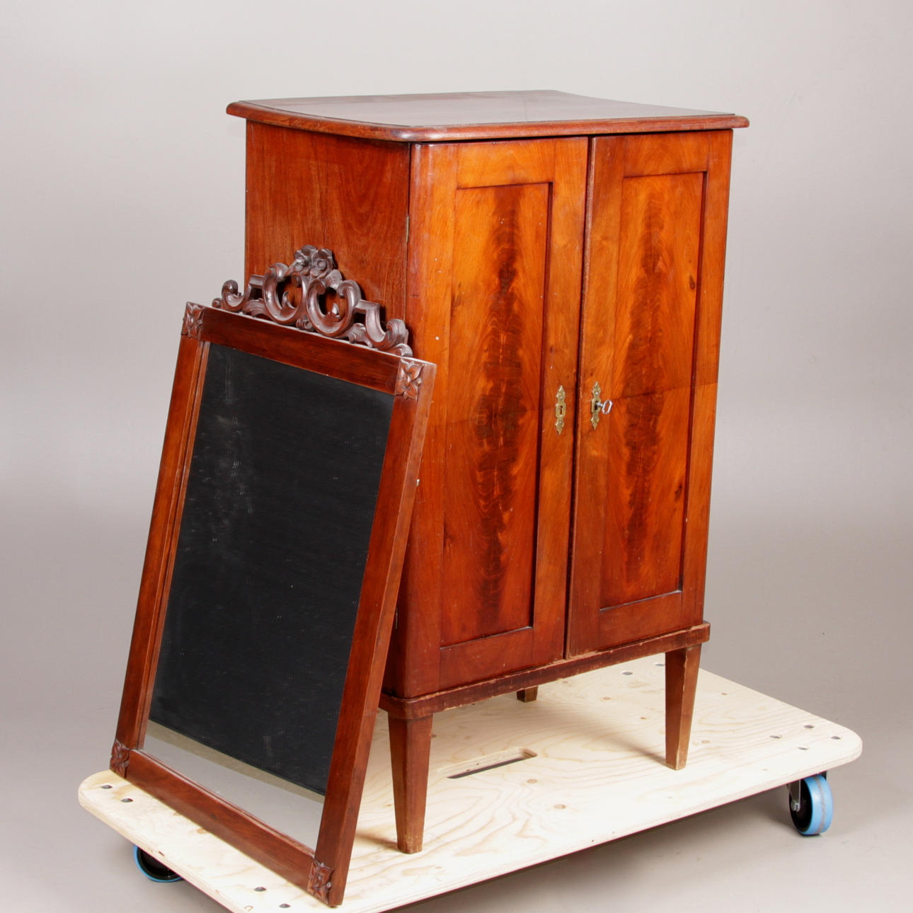 SPEGEL, med konsolskåp, mahogny, 1800-tal.