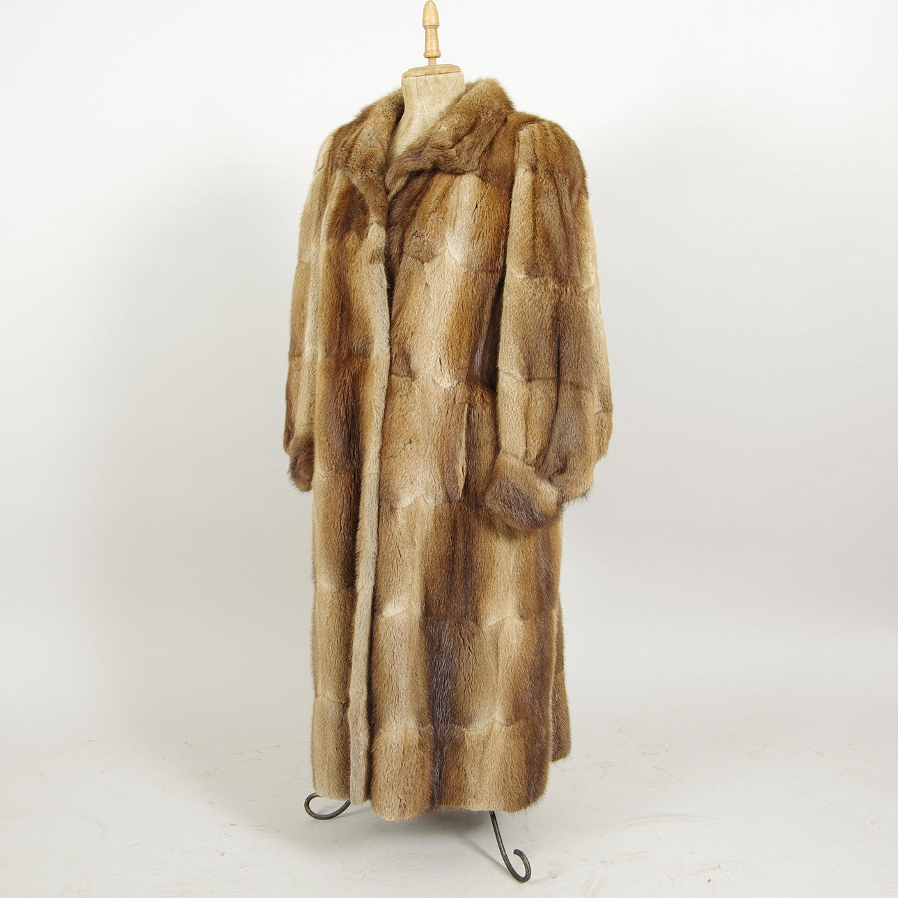 PÄLS, spetsnutria, Nilssons Päls, Helsingborg.