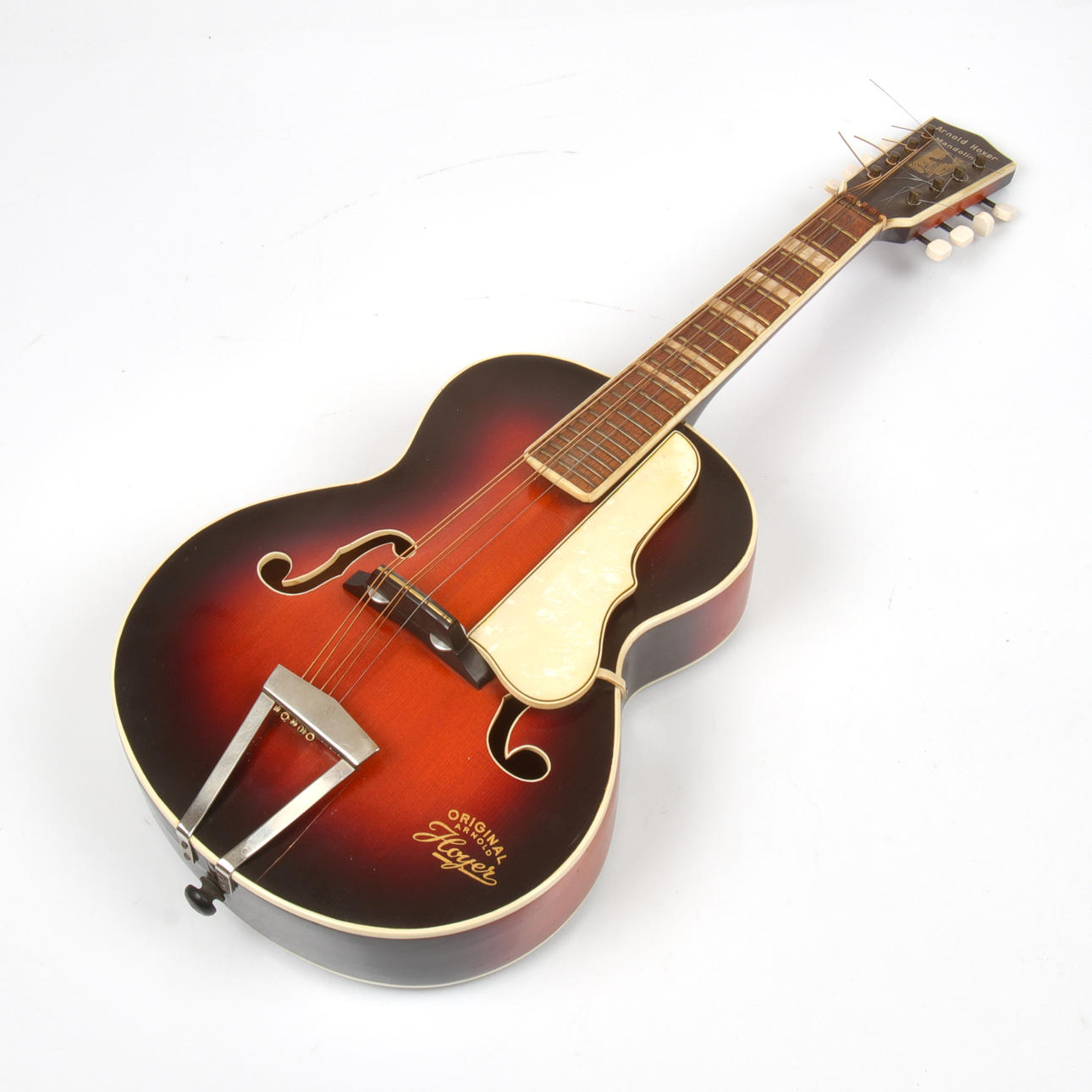 Eine Arnold Hoyer-Mandoline aus dem 20. Jahrhundert.