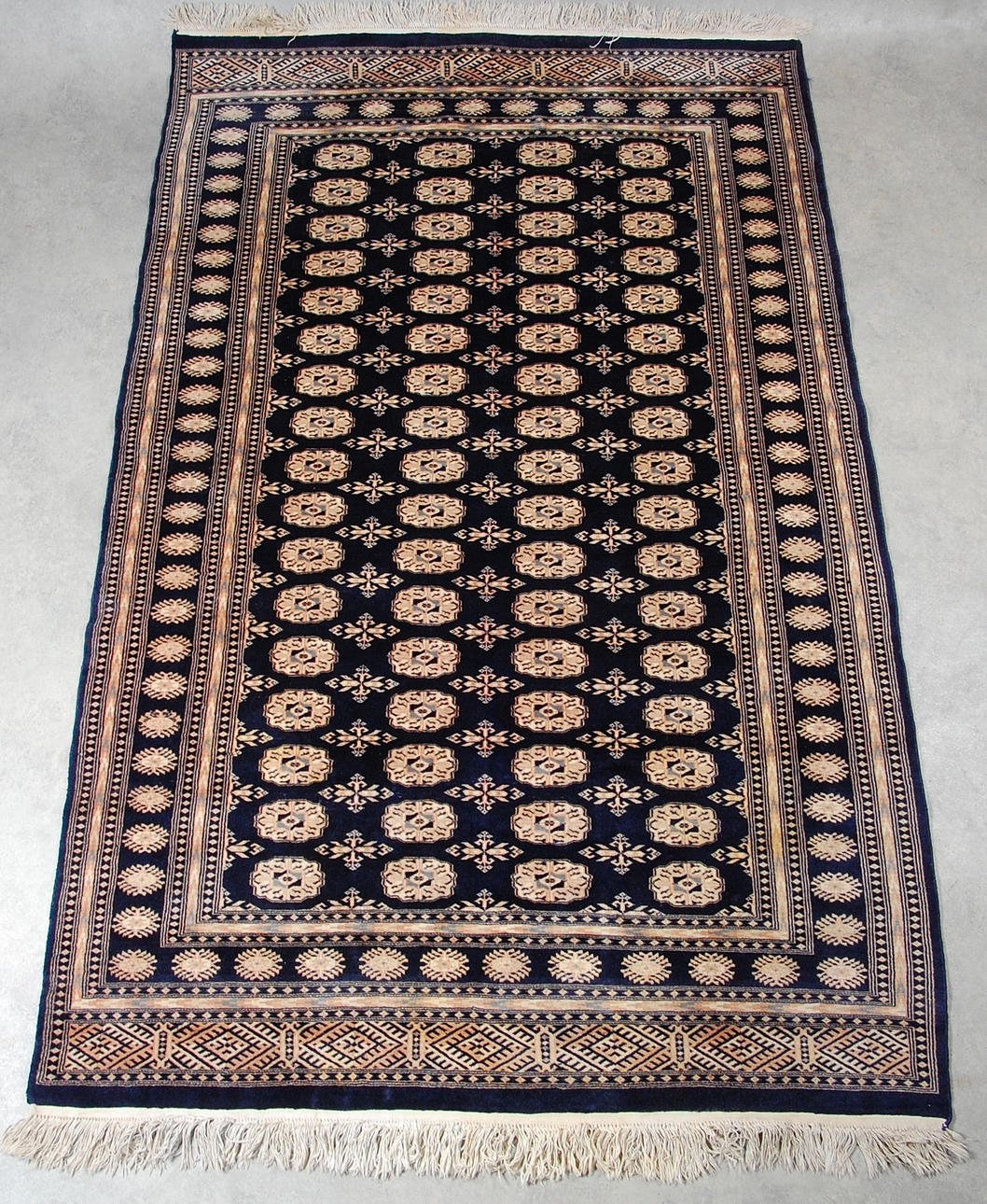 MATTA, Turkmensk, handknuten 243 x 155.