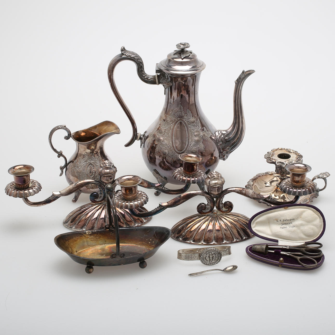 LJUSSTAKAR, FINGERBORG m.m, silver och nysilver.