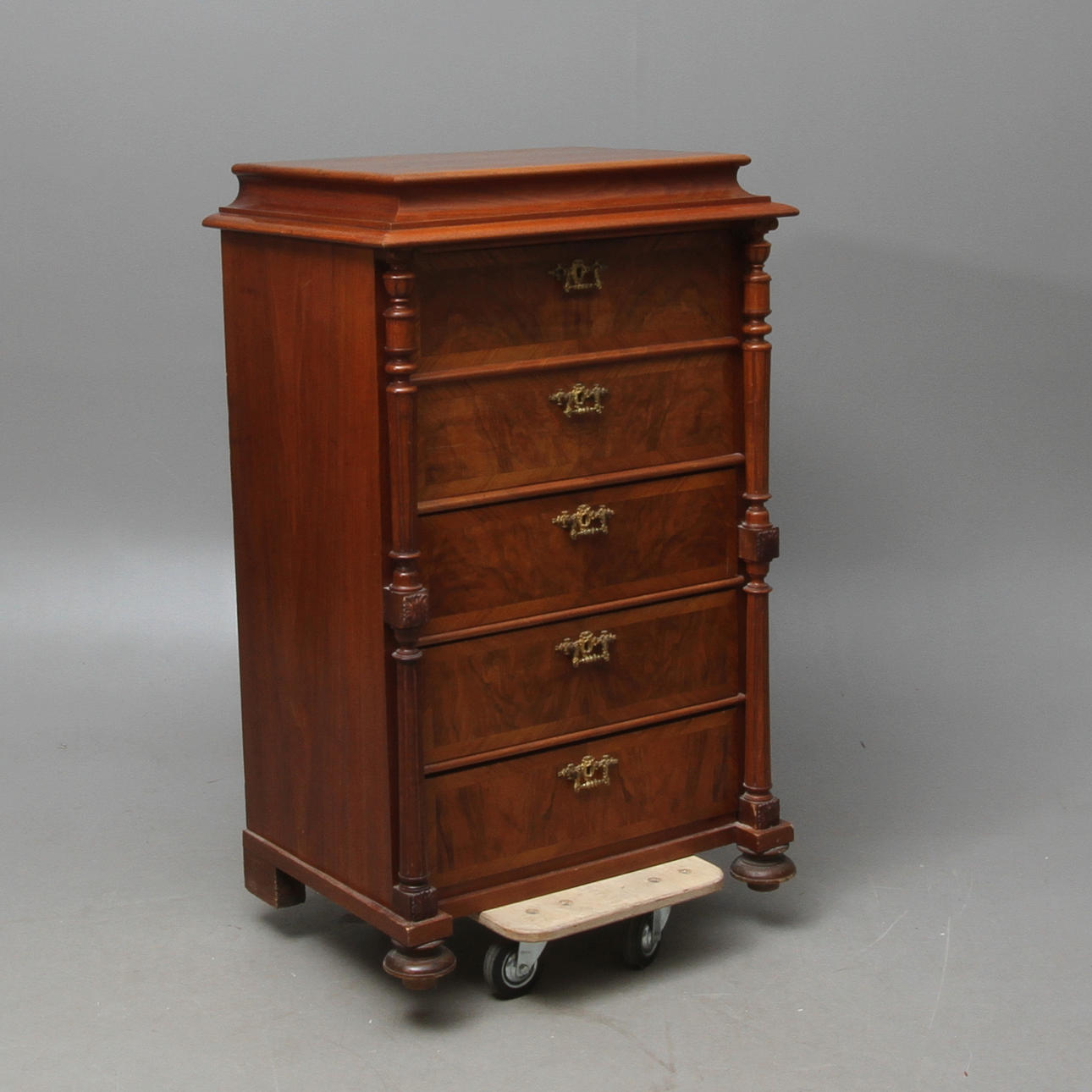 SKRIVBYRÅ, nyrenässans, 1800-talets slut.