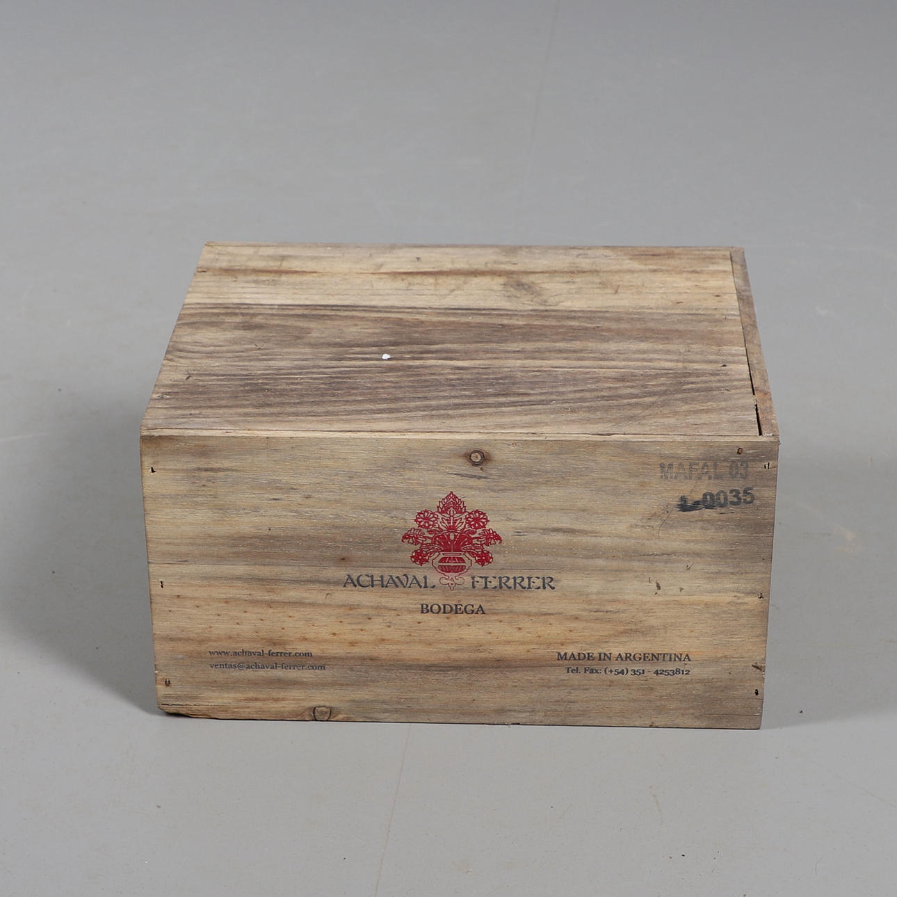 WEIN - ACHAVAL FERRER.