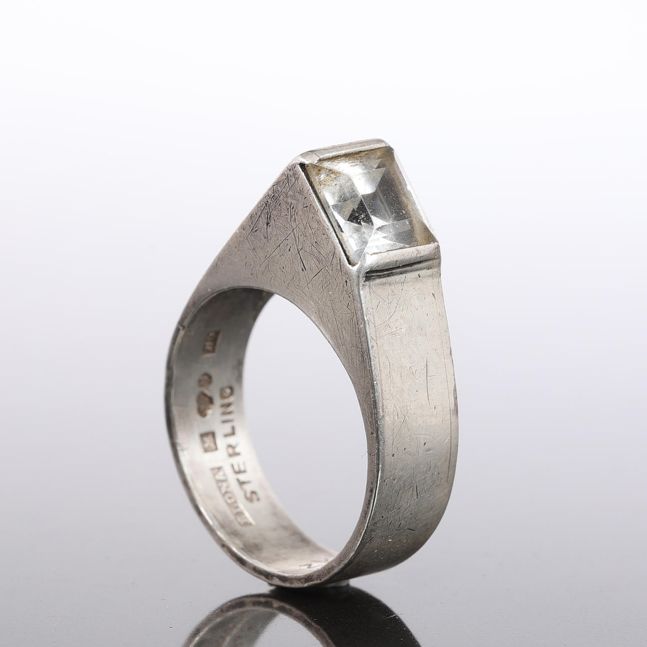 ELON ARENHILL. Ring, Sterling silver, Rock crystal.
